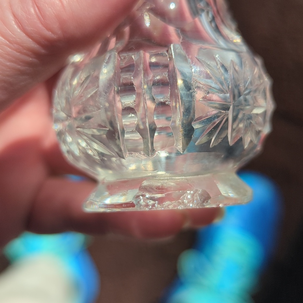 Victoriaian Cut Glass Shaker - Picture 4 of 8